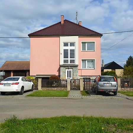 Rodinne Ubytovani - Family Accommodation Kobylice エクステリア 写真